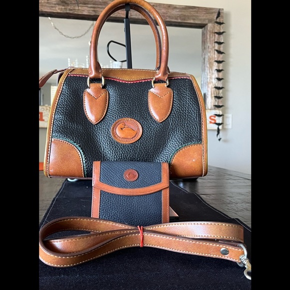 Dooney and Bourke Set - Picture 4 of 9